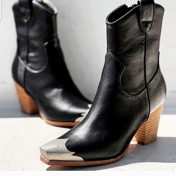 Black Western Metal Toe Ankle Boots Cowgirl Stacked Heel. Size 7 - Picture 3 of 16